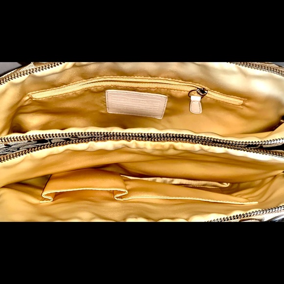 WOMENS AUTHENTIC COACH PURSE - Picture 4 of 7